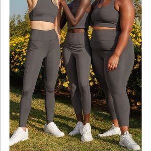 Girlfriend Collective High-Waisted Leggings // 19.5 inch inseam // grey